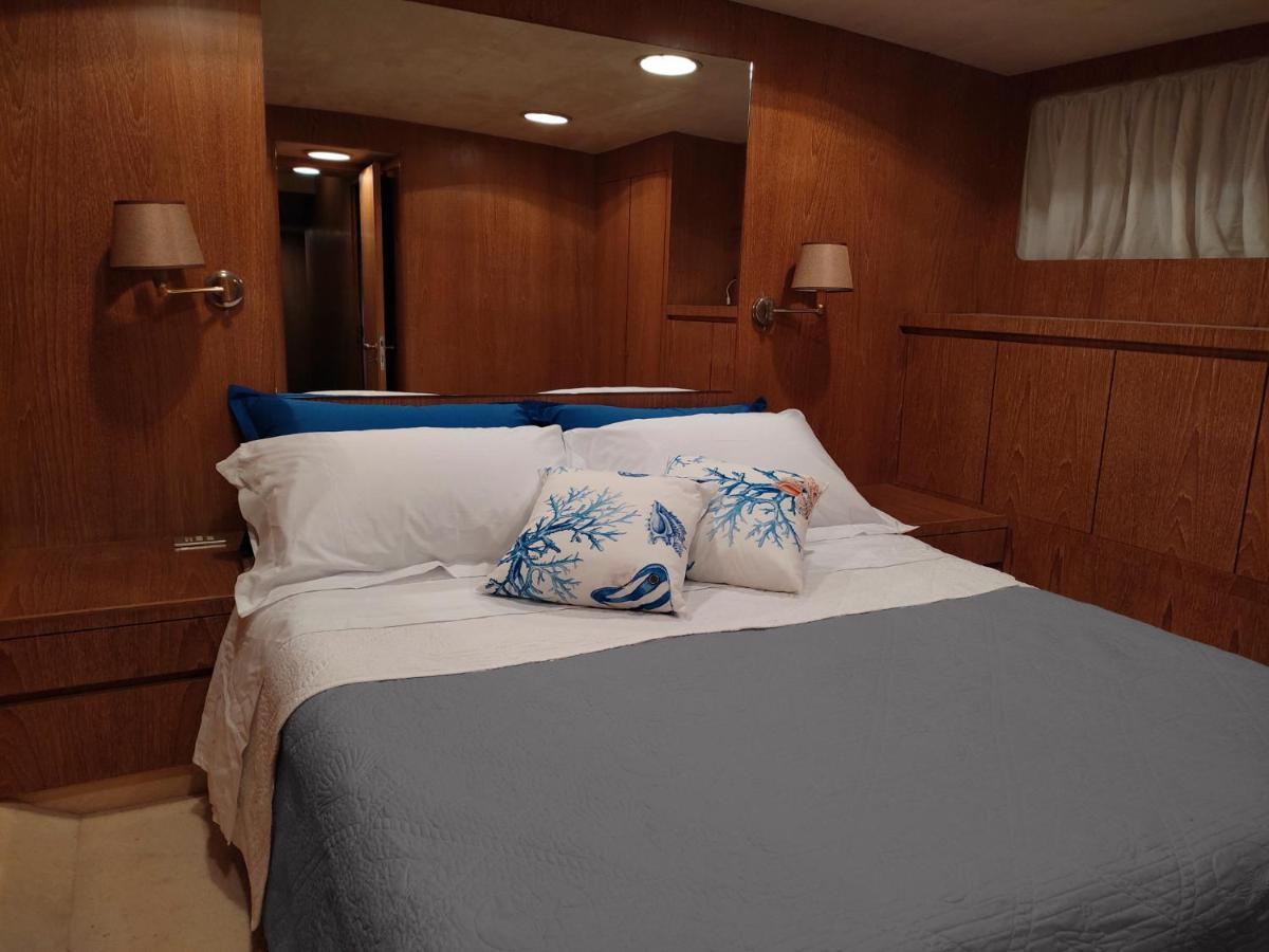 阿尔巴塔克斯 Boat & Breakfast Lucretia, Luxury Yacht酒店 外观 照片