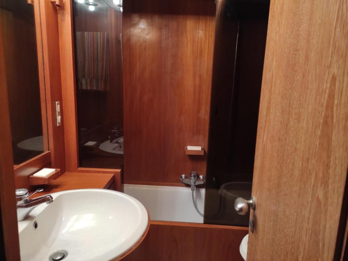 阿尔巴塔克斯 Boat & Breakfast Lucretia, Luxury Yacht酒店 外观 照片