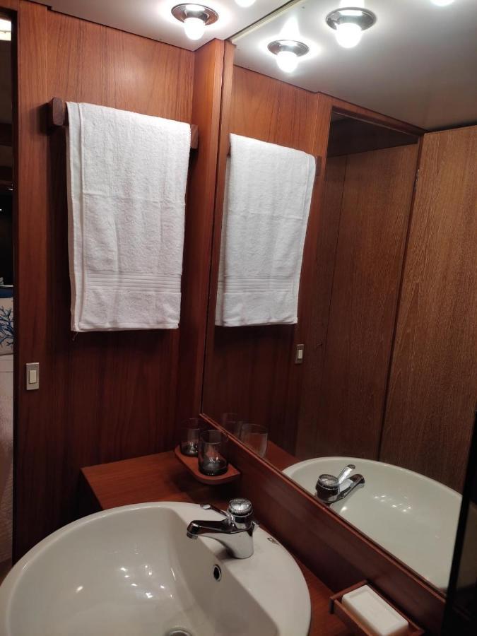 阿尔巴塔克斯 Boat & Breakfast Lucretia, Luxury Yacht酒店 外观 照片