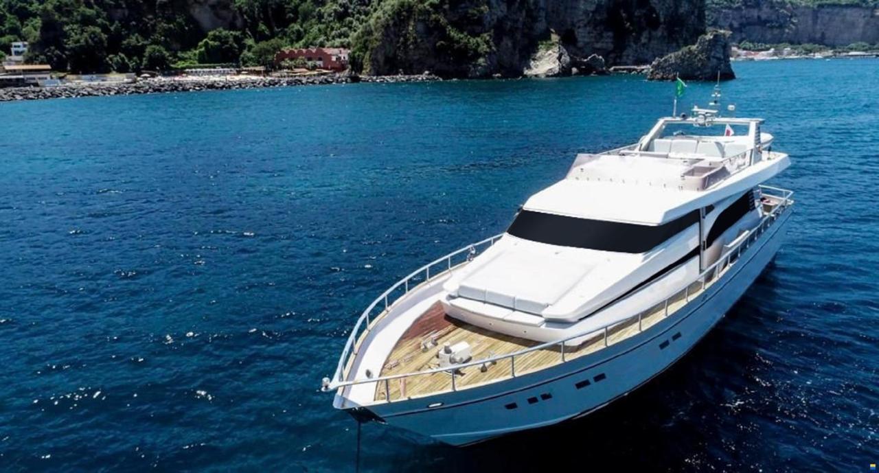 阿尔巴塔克斯 Boat & Breakfast Lucretia, Luxury Yacht酒店 外观 照片